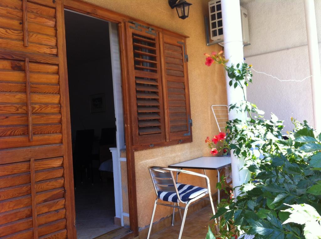 Eco-Apartments With Nice Garden Baška Voda Kamer foto